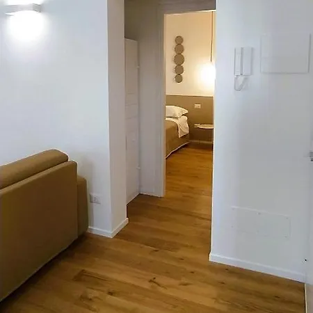 Via Genova 31 * Бари