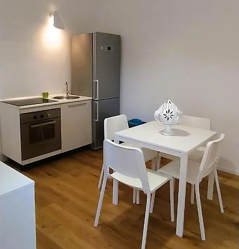 Via Genova 31 باري