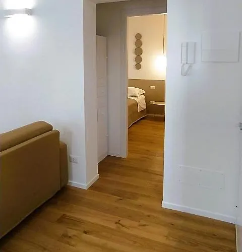 Via Genova 31 * باري