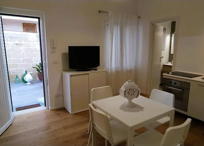 Via Genova 31 باري