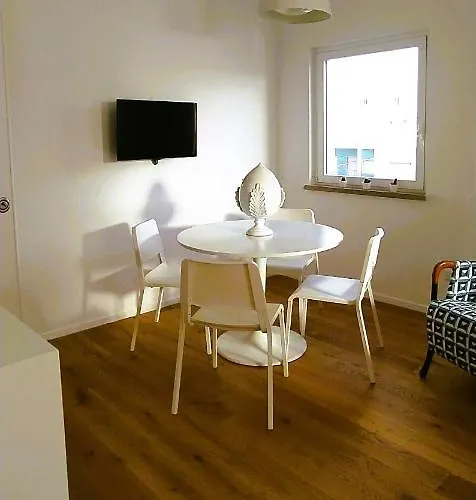 Via Genova 31 شقة