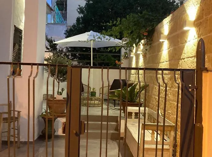 Via Genova 31 باري