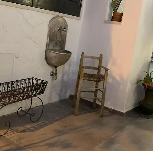 Via Genova 31 شقة